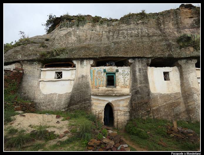 Iglesia excavadas del Tigray Iglesia Medhane Alem Adi Kasho