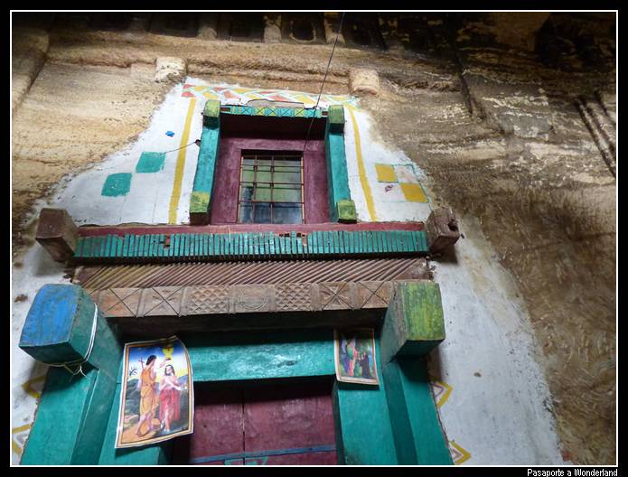Iglesia excavadas del Tigray Iglesia Medhane Alem Adi Kasho