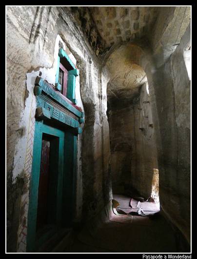 Iglesia excavadas del Tigray Iglesia Medhane Alem Adi Kasho