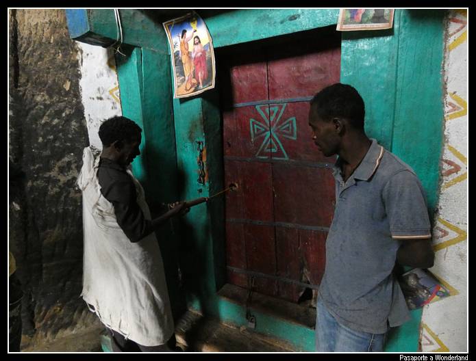 Iglesia excavadas del Tigray Iglesia Medhane Alem Adi Kasho
